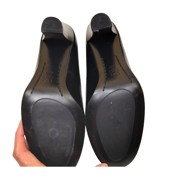 Michael Michael Kors| Leather Black Pumps Size 8M - Picture 3 of 6
